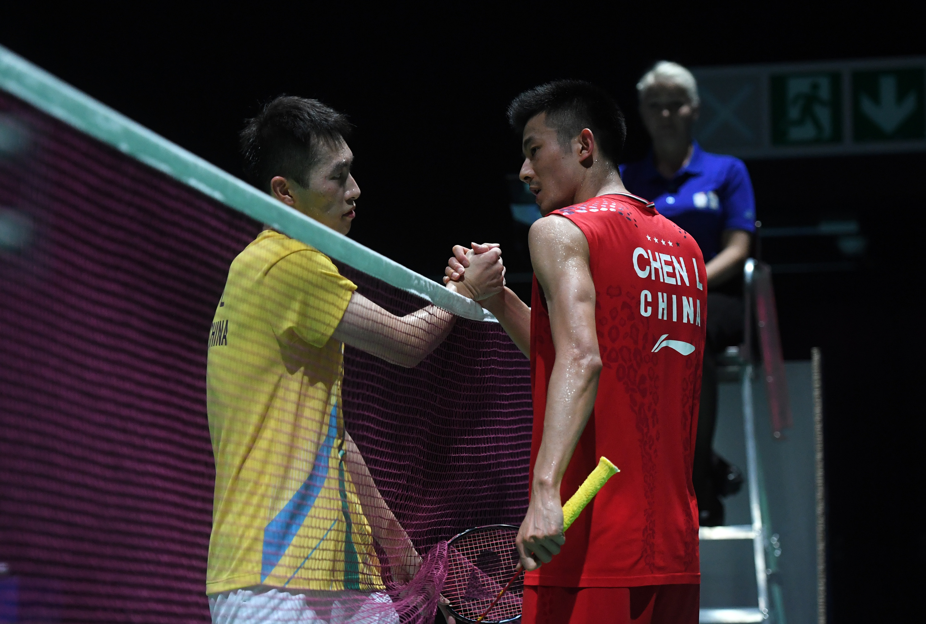 丹麦羽毛球队强势法国羽毛球队，谌龙完成帽子戏法