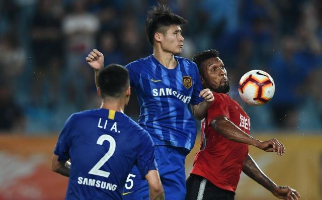 深圳主场失利,保级形势岌岌可危 深圳主场失利,保级形势岌岌可危