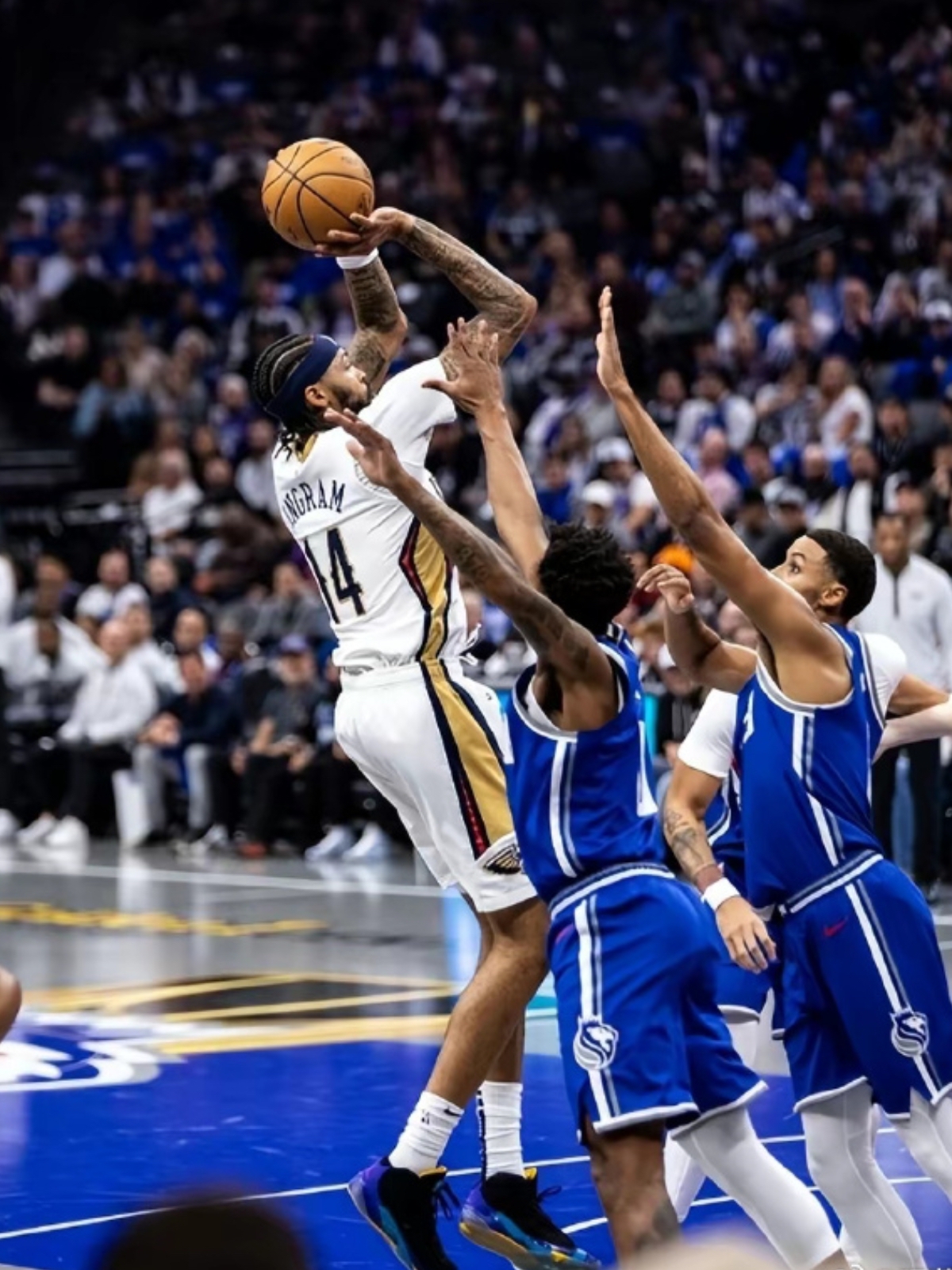 爵士轻取公牛，德罗赞点燃赛场