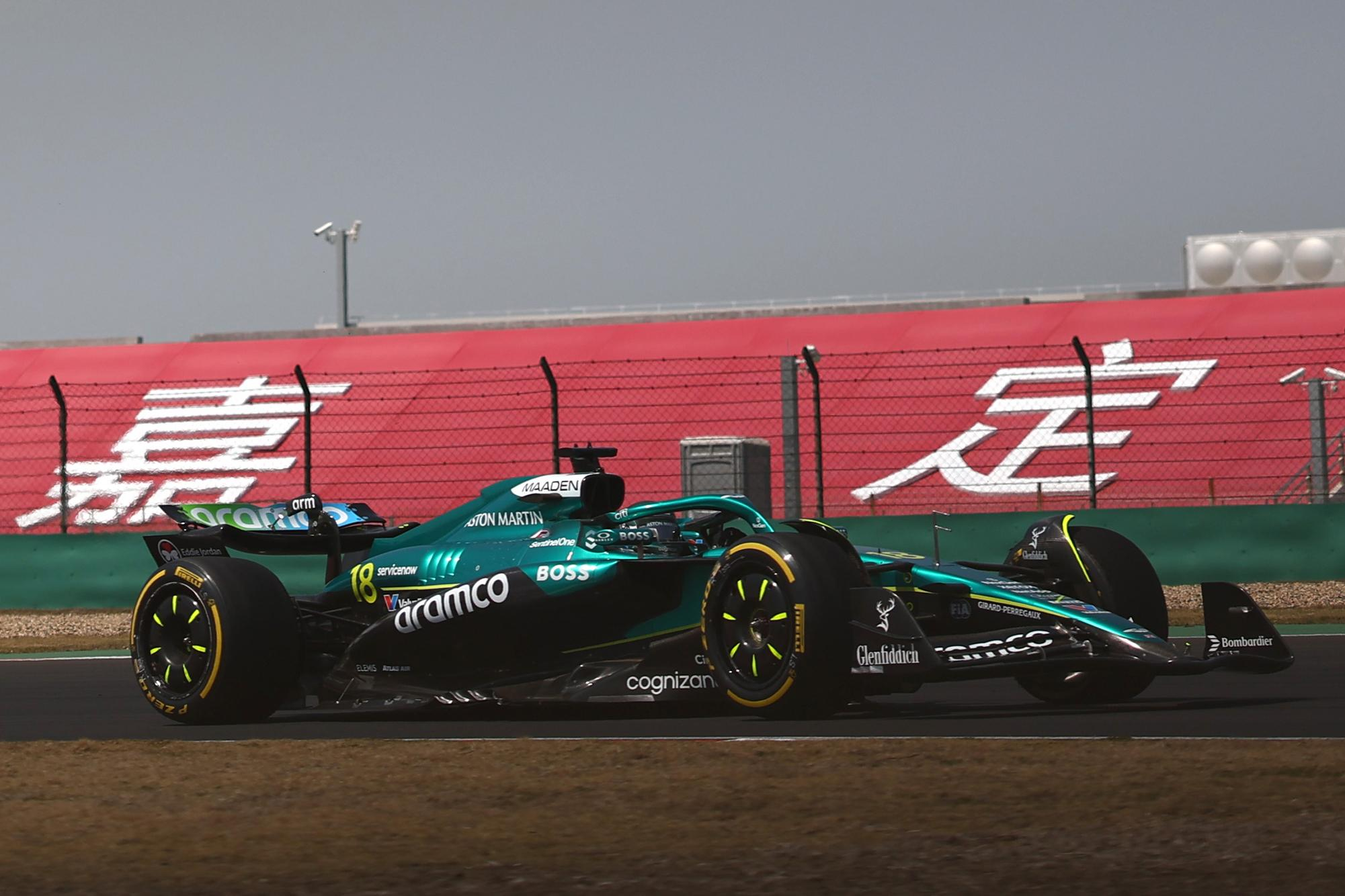 阿斯顿马丁险胜索伯车队，塞恩斯关键制胜